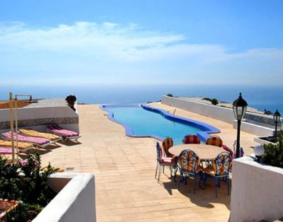 Villa for 8-10 people only 500 meters from the beach